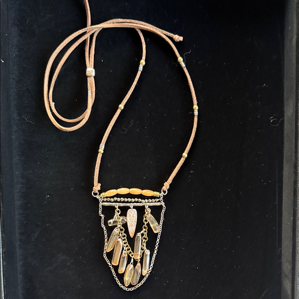 Silpada Gold and Tan Pendant Necklace